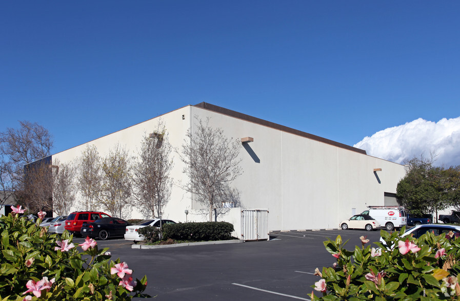 850 Flynn Rd, Camarillo, CA for lease - Building Photo - Image 3 of 3