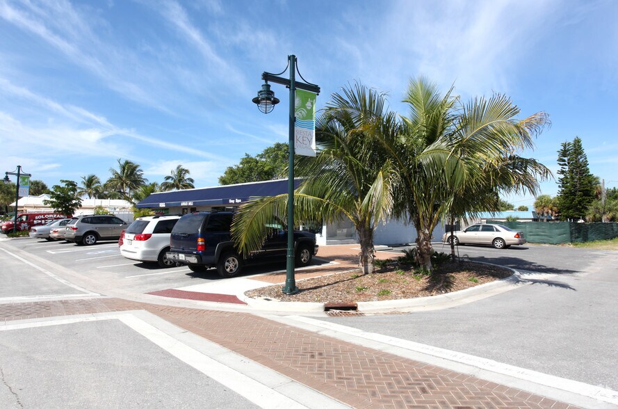 217 Avenida Madera, Sarasota, FL à louer - Photo principale - Image 2 de 4