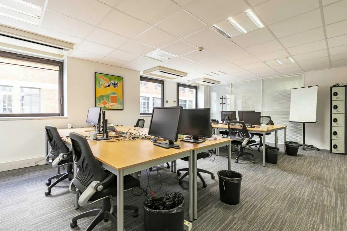 110 Rue Jules Guesde, Levallois-Perret, HDS 92300 - Unit 1 -  - Interior Photo - Image 2 of 2