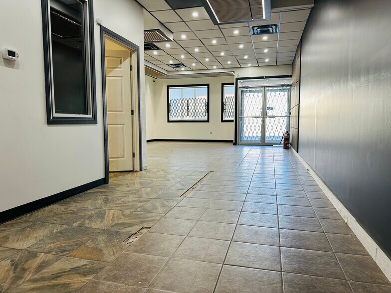 10416 116 Av, Grande Prairie, AB à louer - Photo du bâtiment - Image 2 de 6