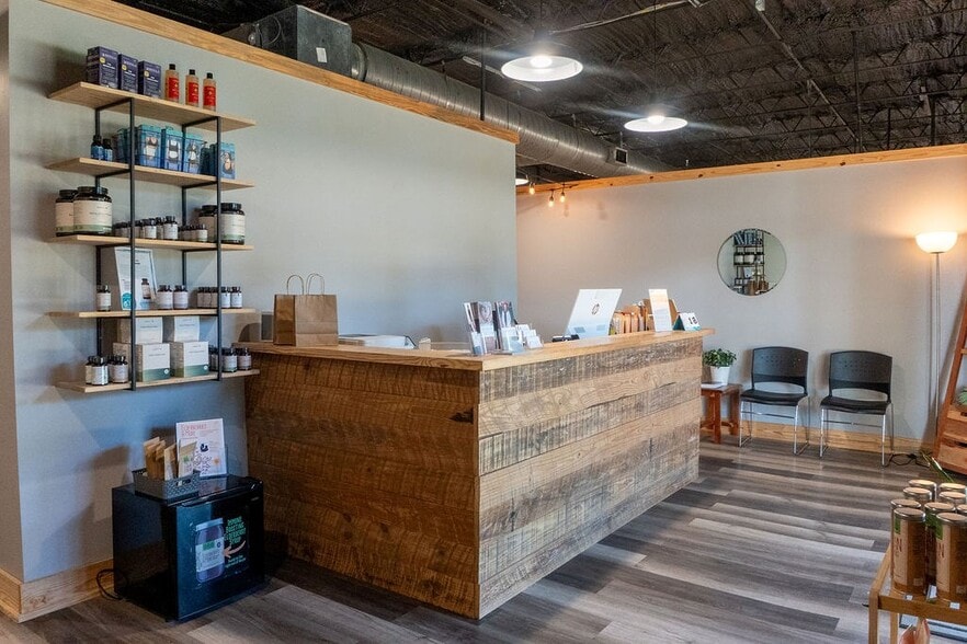 214 S Church St, Dublin, GA for lease - Interior Photo - Image 2 of 57