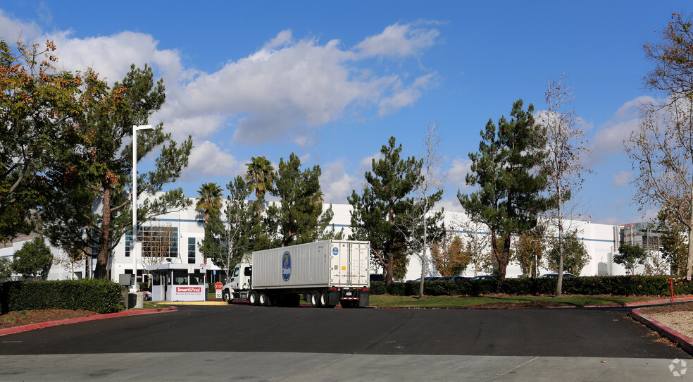 6688 Box Springs Blvd, Riverside, CA for lease - Building Photo - Image 2 of 2