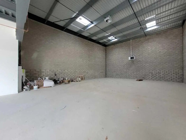 Flex in Corbeil-Essonnes for lease - Building Photo - Image 1 of 4