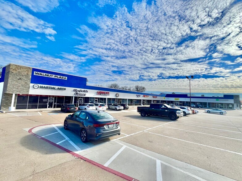 2000 N Highway 157, Mansfield, TX à louer - Photo du bâtiment - Image 2 de 3