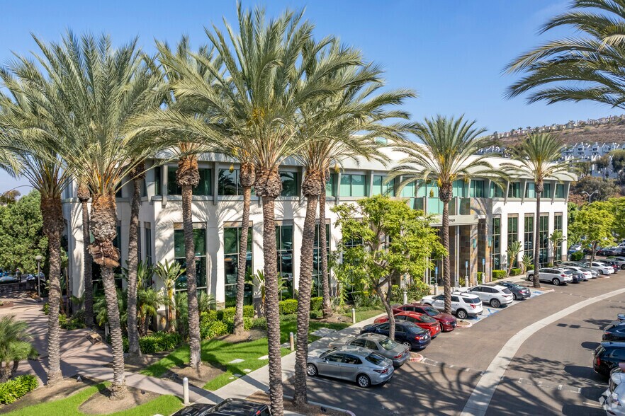 9909 Mira Mesa Blvd, San Diego, CA à louer - Photo du bâtiment - Image 2 de 5