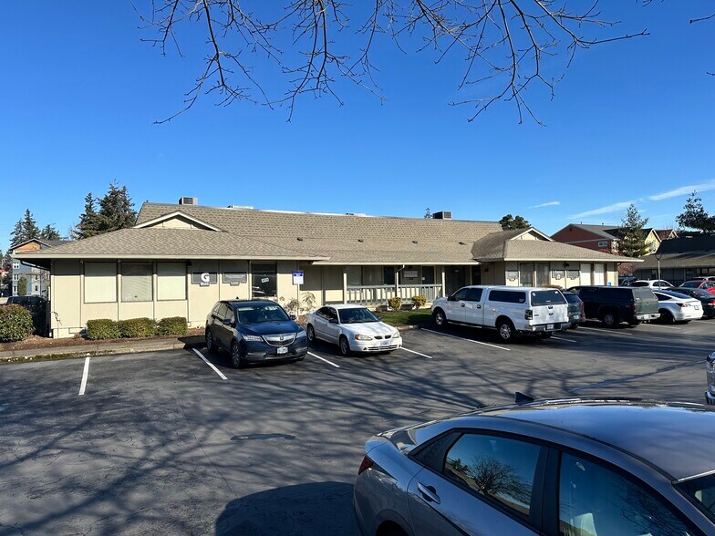 12730 SE Stark St, Portland, OR à vendre - Photo du bâtiment - Image 1 de 8