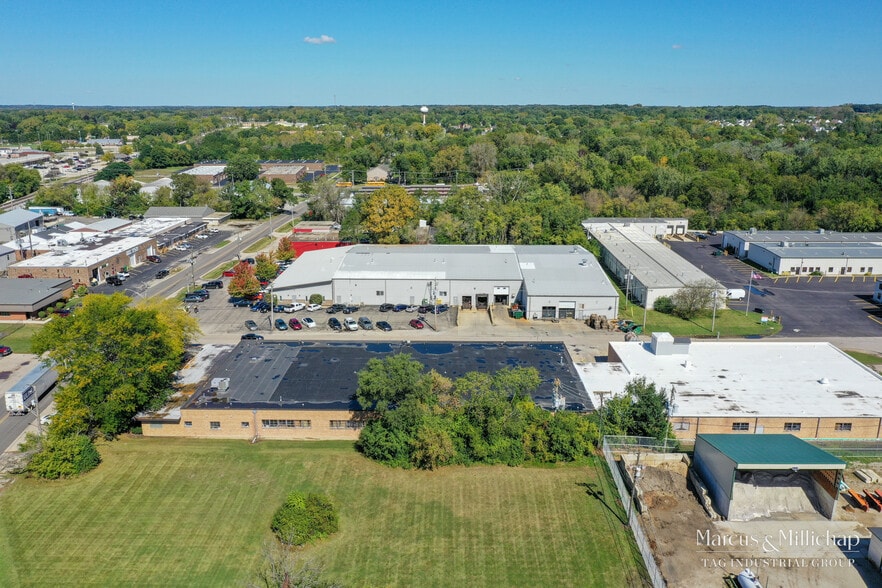 905 Anita Ave, Antioch, IL for sale - Building Photo - Image 3 of 5