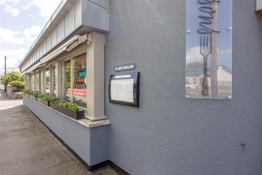 B6360, Melrose for lease - Building Photo - Image 2 of 14