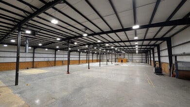 1651 Holland St, West Columbia, SC for lease Interior Photo- Image 1 of 9