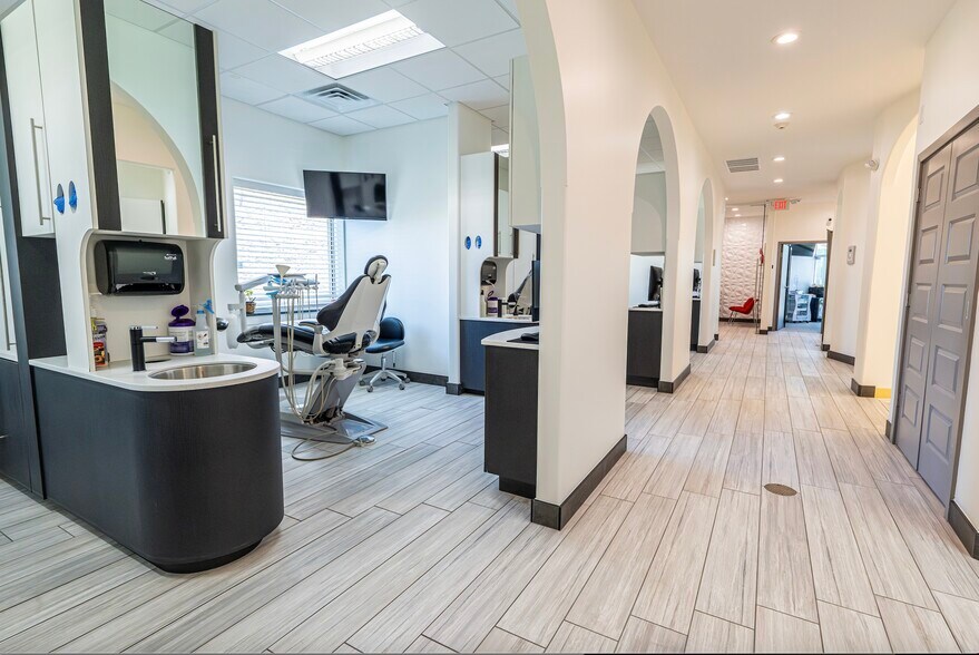 890 Easton Rd, Horsham Township, PA à vendre - Photo du bâtiment - Image 2 de 5