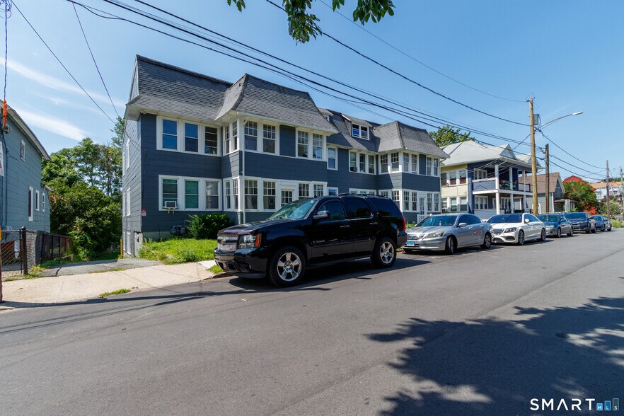 80-82 Maple Ave, New London, CT à vendre - Photo du bâtiment - Image 3 de 32