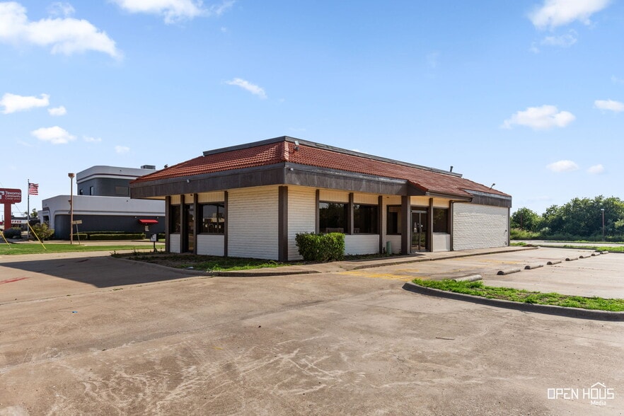 3900 Sheppard Access Rd, Wichita Falls, TX à vendre - Photo du bâtiment - Image 3 de 14