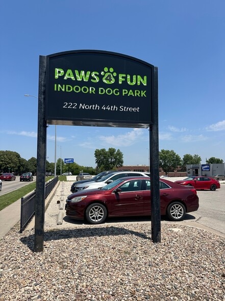 222 N 44th St, Lincoln, NE for sale - Building Photo - Image 3 of 15