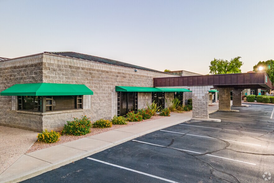 10611 N Hayden Rd, Scottsdale, AZ à vendre - Photo du bâtiment - Image 2 de 6