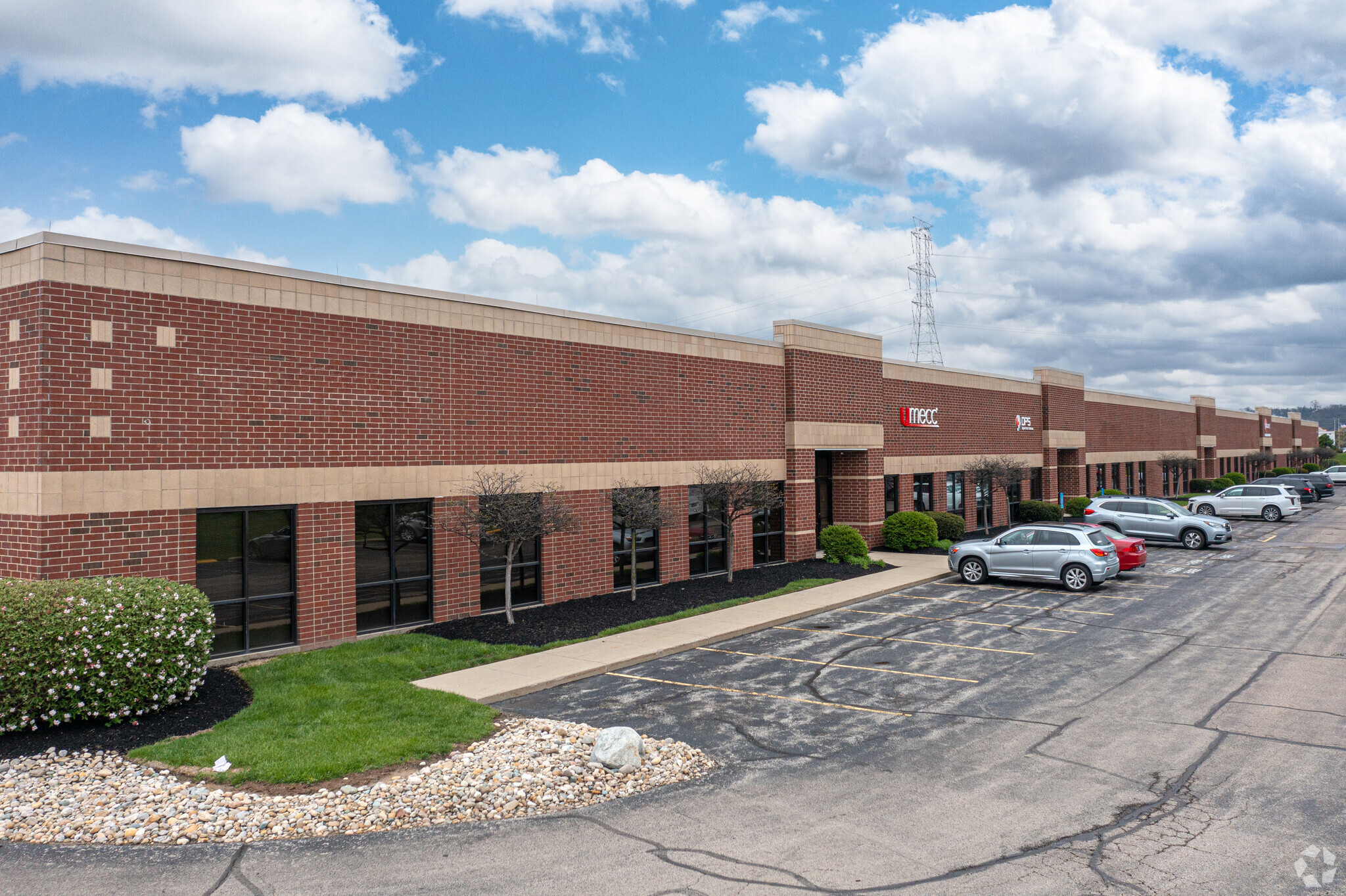 9466-9490 Meridian Way, West Chester, OH for lease Primary Photo- Image 1 of 6