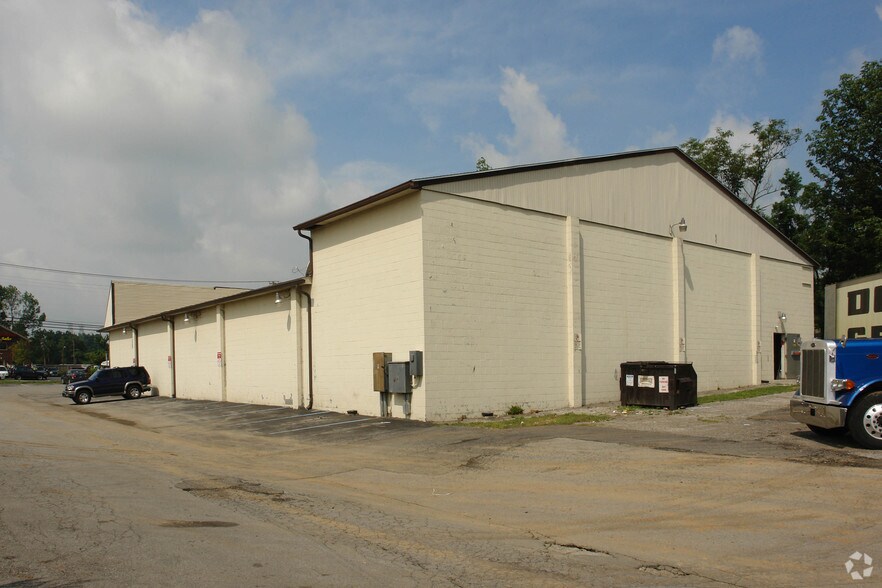 2625 Rockford Ln, Louisville, KY for sale - Building Photo - Image 2 of 4