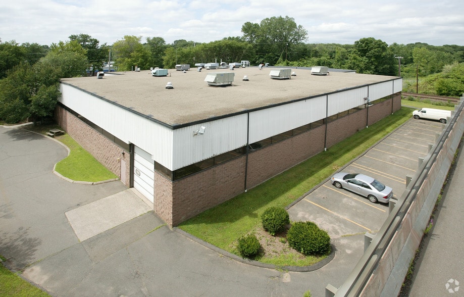 169 & 170 Kennedy Road, Windsor, CT - 3 portfolio of 3 properties for sale on LoopNet.ca - Primary Photo - Image 3 of 11