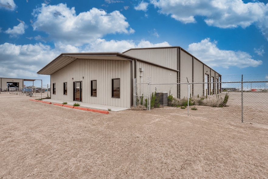 3922 S County Road 1233, Midland, TX for lease - Building Photo - Image 3 of 35