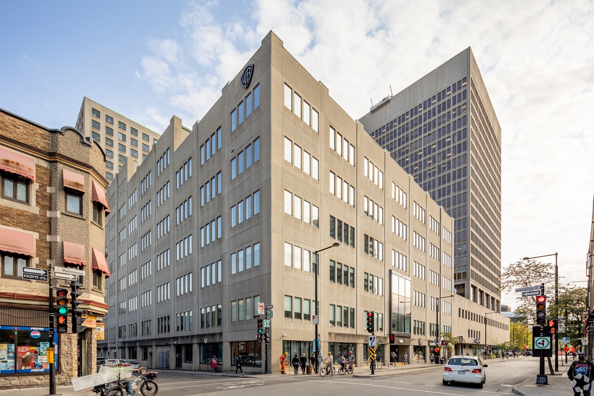 888 Boul De Maisonneuve E, Montréal, QC for sale Primary Photo- Image 1 of 1