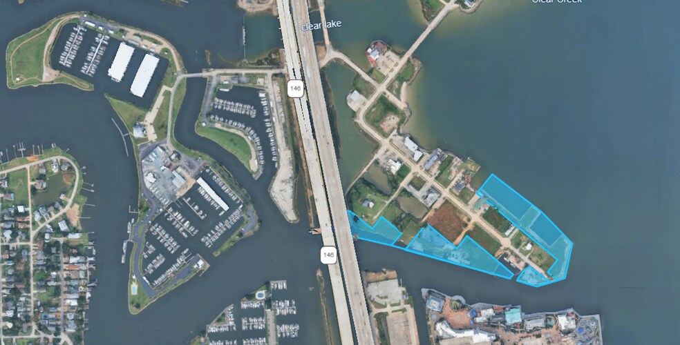 101 Waterfront Dr Seabrook, Seabrook, TX à vendre - Photo du bâtiment - Image 1 de 2