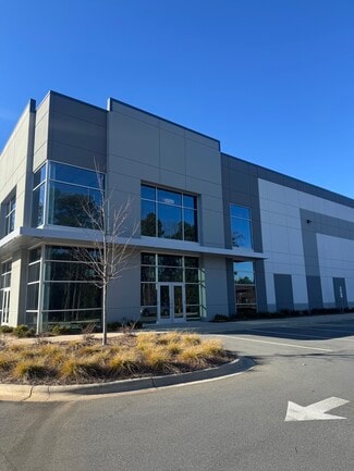 Plus de détails pour 13359 Reese Blvd, Huntersville, NC - Industriel à louer