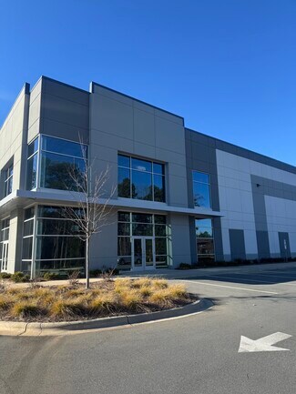 Plus de détails pour 13359 Reese Blvd, Huntersville, NC - Industriel à louer