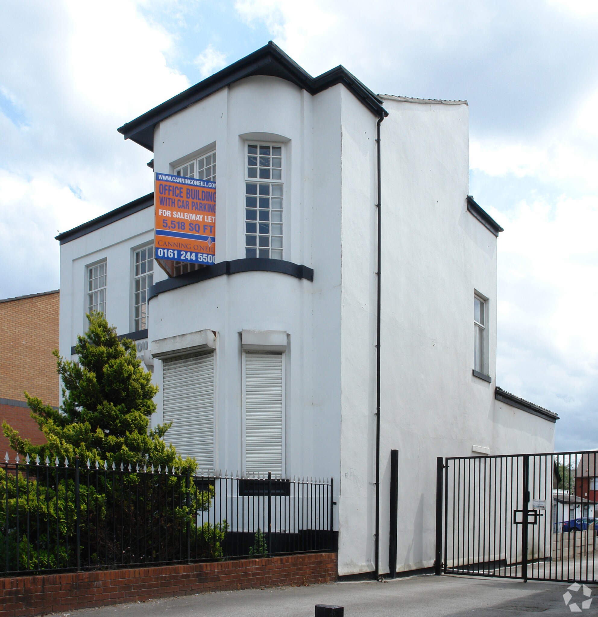 609 Stretford Rd, Manchester for sale Primary Photo- Image 1 of 1