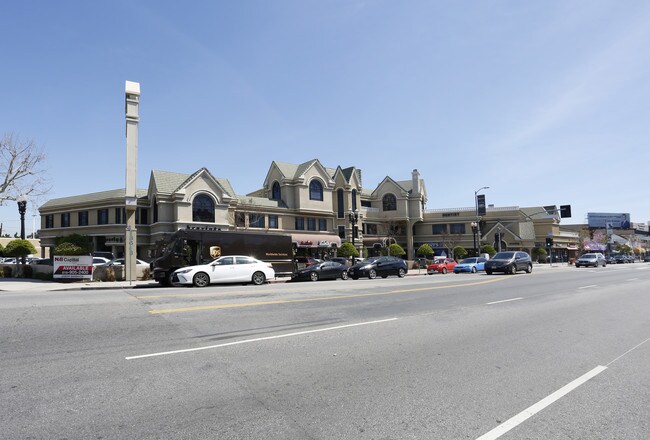 More details for 18645-18663 Ventura Blvd, Tarzana, CA - Retail for Lease