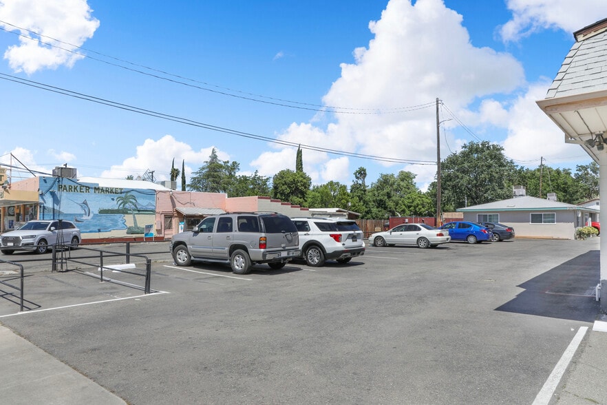 1638 Parker Ave, Tracy, CA for sale - Building Photo - Image 2 of 69