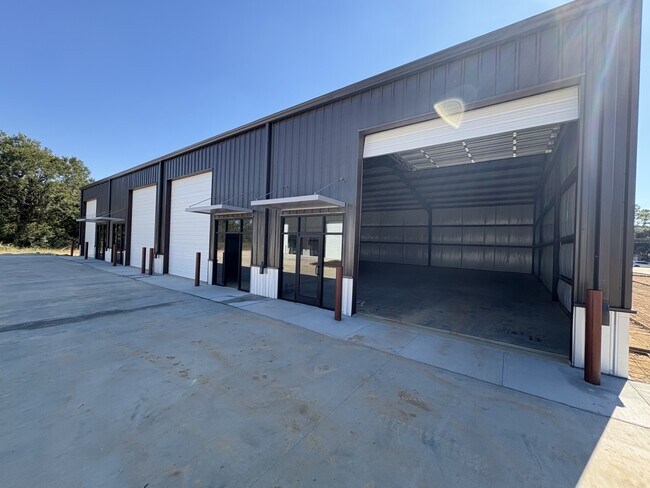 Plus de détails pour 12338 Spring Cypress Rd, Tomball, TX - Industriel à louer