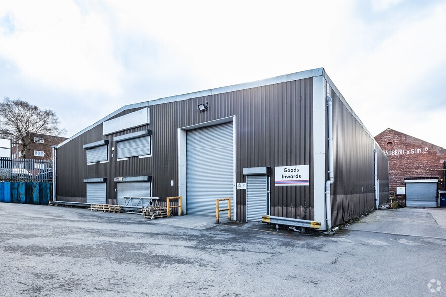 Stalybridge Industrial Estate, Stalybridge for lease - Primary Photo - Image 1 of 5