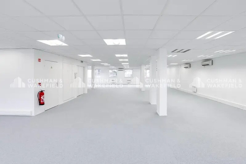 25 Rue Greffülhe, Levallois-Perret for lease - Interior Photo - Image 3 of 7