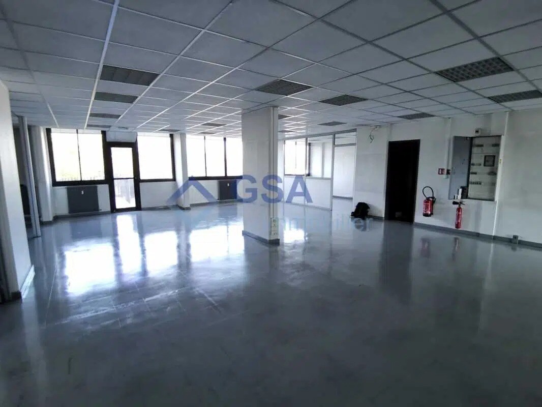 Melun, SEM 77000 - Unit B123 - - Interior Photo - Image 1 of 6