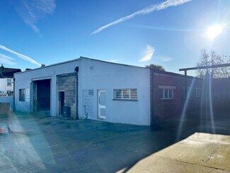 Plus de détails pour 40-42 Napier Rd, Gillingham - Industriel à louer