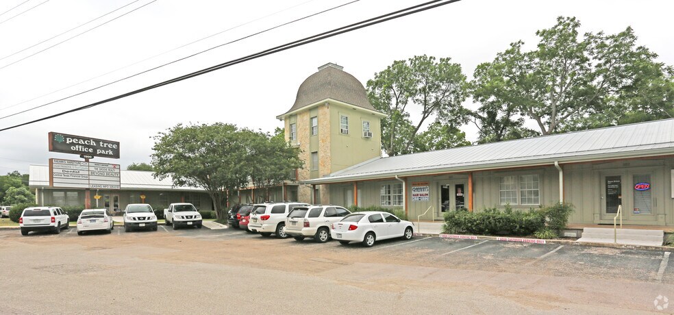 7500 W Highway 71, Austin, TX à louer - Photo du bâtiment - Image 1 de 7