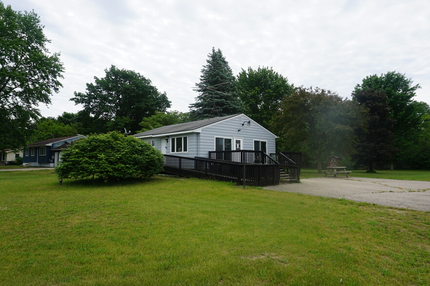 23913 Red Arrow Hwy, Mattawan, MI à vendre - Photo du b timent - Image 1 de 3