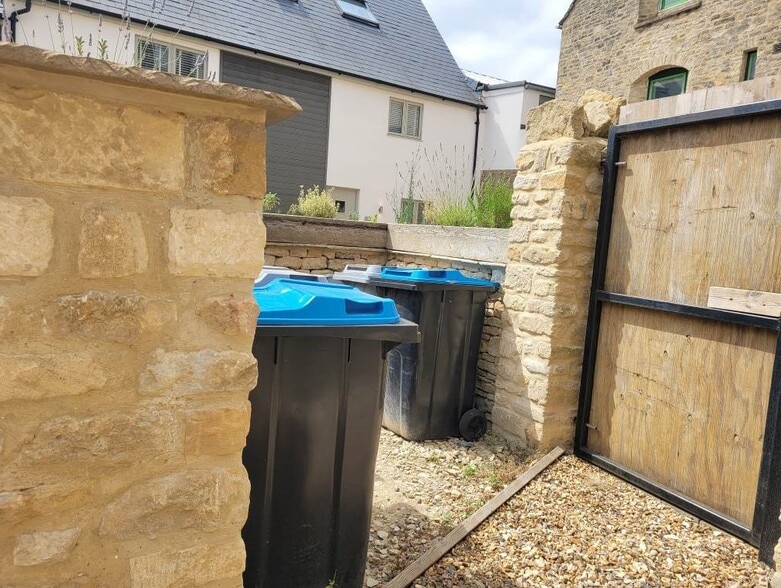 37-39 Corn St, Witney for lease - Building Photo - Image 2 of 2