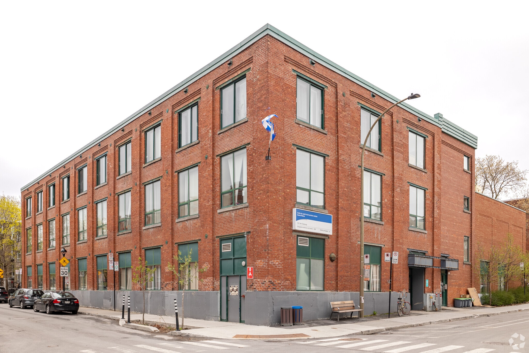 2260 Rue Parthenais, Montréal, QC for sale Primary Photo- Image 1 of 1
