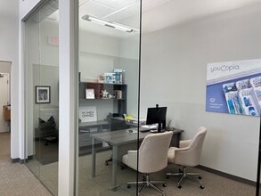 4410 N Ravenswood Ave, Chicago, IL for lease Interior Photo- Image 2 of 5