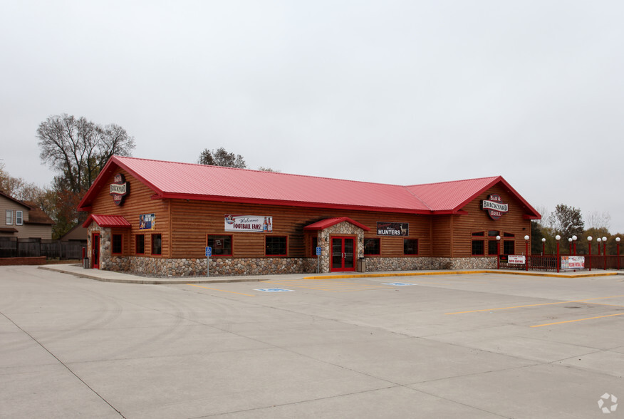 8475 Center St, Clear Lake, MN for sale - Primary Photo - Image 1 of 1