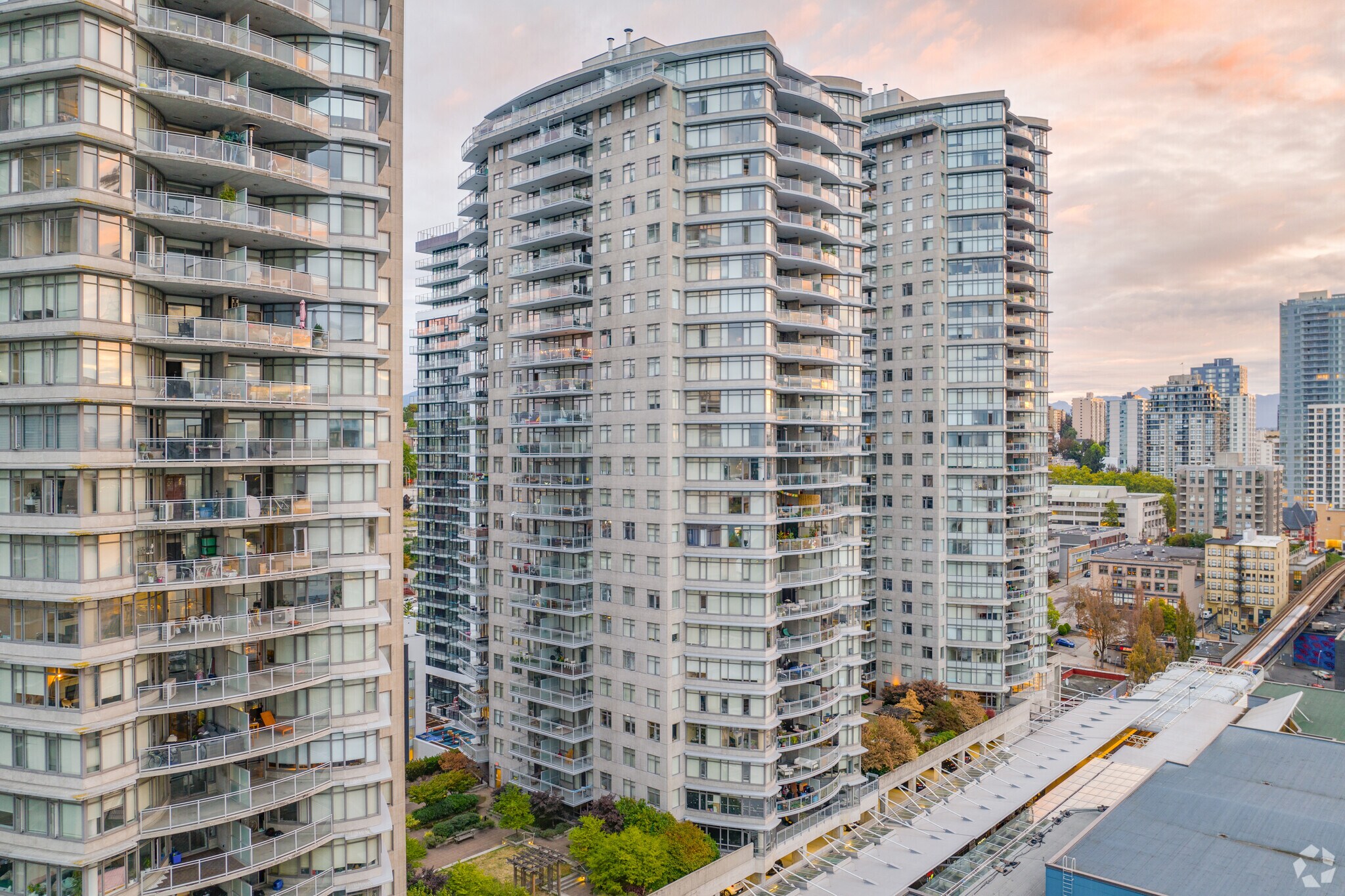 892 Carnarvon St, New Westminster, BC for sale Primary Photo- Image 1 of 1