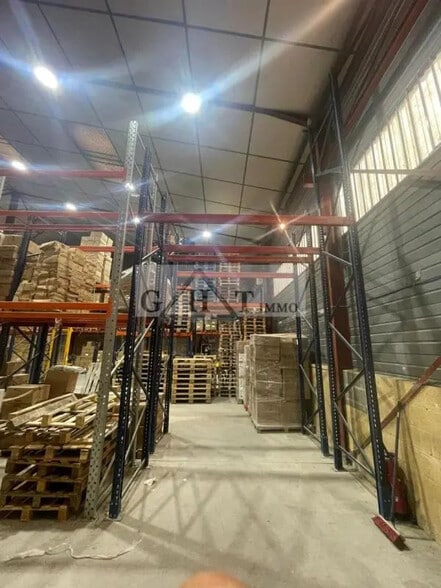 Industrial in Argenteuil for sale - Interior Photo - Image 3 of 11