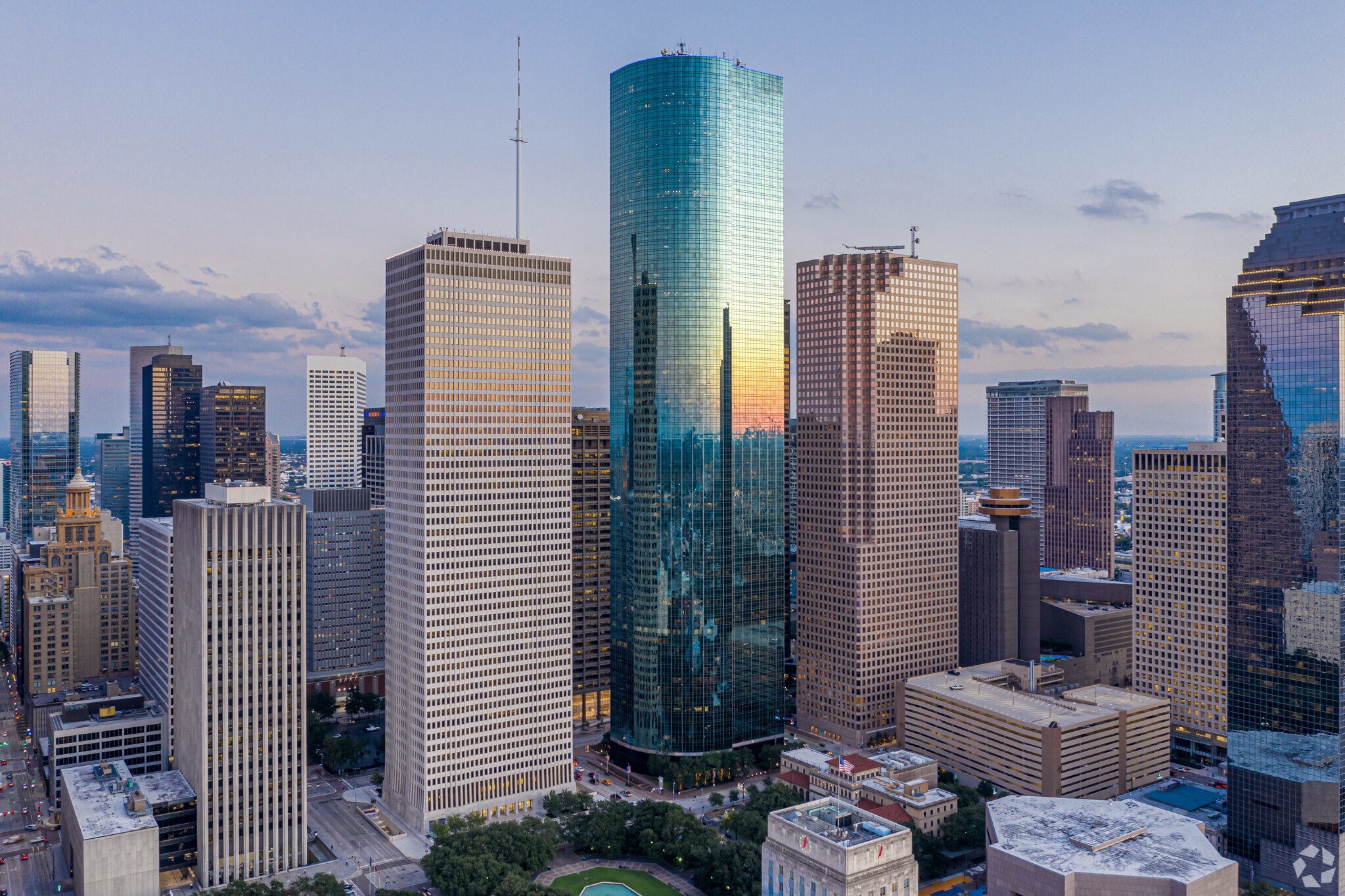 1000 Louisiana St, Houston, TX à louer Photo du bâtiment- Image 1 de 68