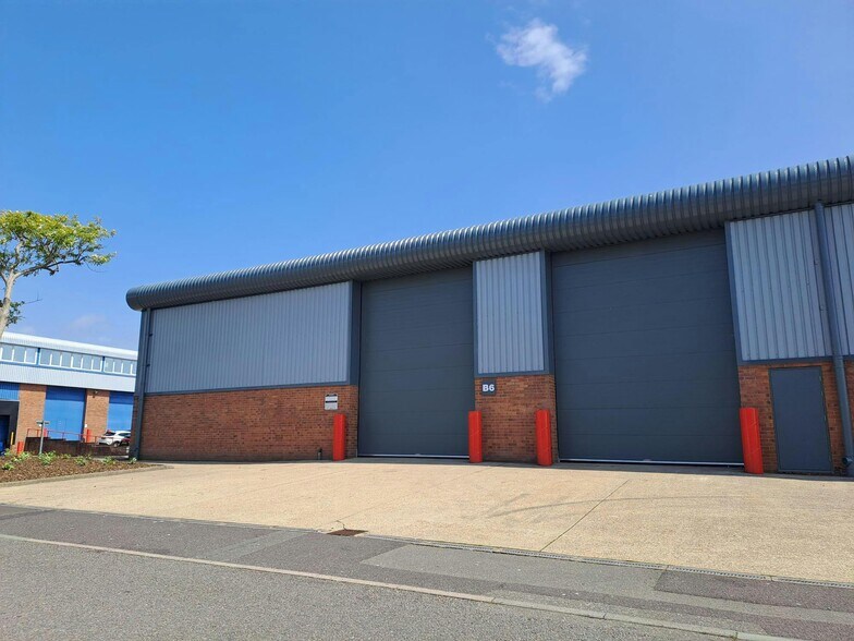 Dolphin Rd, Shoreham By Sea à louer - Photo du bâtiment - Image 2 de 11