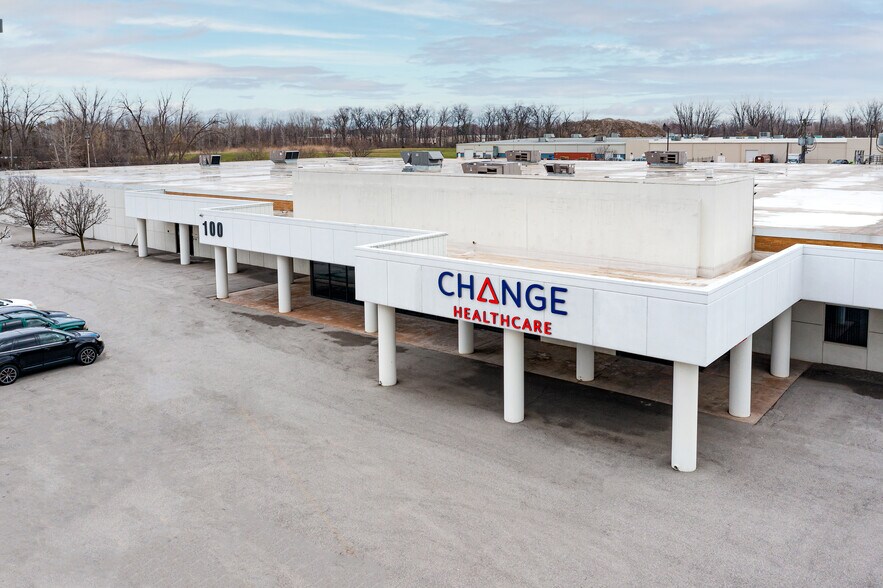 100 N Byrne Rd, Toledo, OH à vendre - Photo du bâtiment - Image 3 de 12
