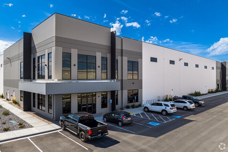 485 N Jimmy Doolittle Rd, Salt Lake City, UT à louer - Photo du bâtiment - Image 1 de 25