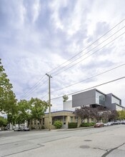 99 W 6th Ave, Vancouver, BC à louer Photo du bâtiment- Image 1 de 7