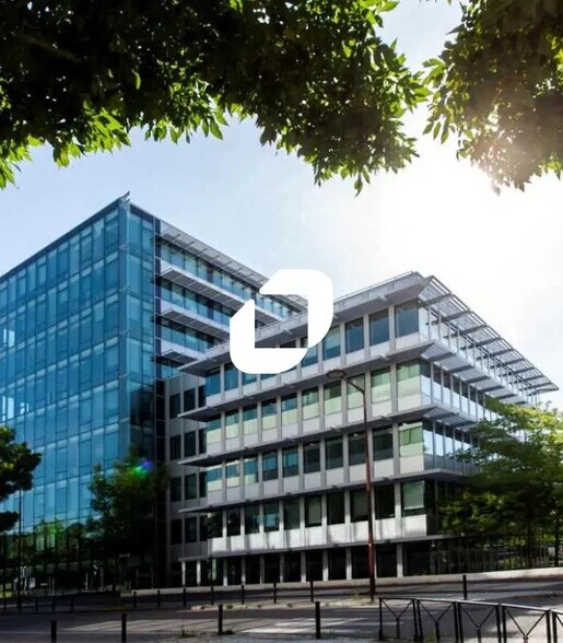 Office in Montigny-le-Bretonneux for lease - Building Photo - Image 1 of 6