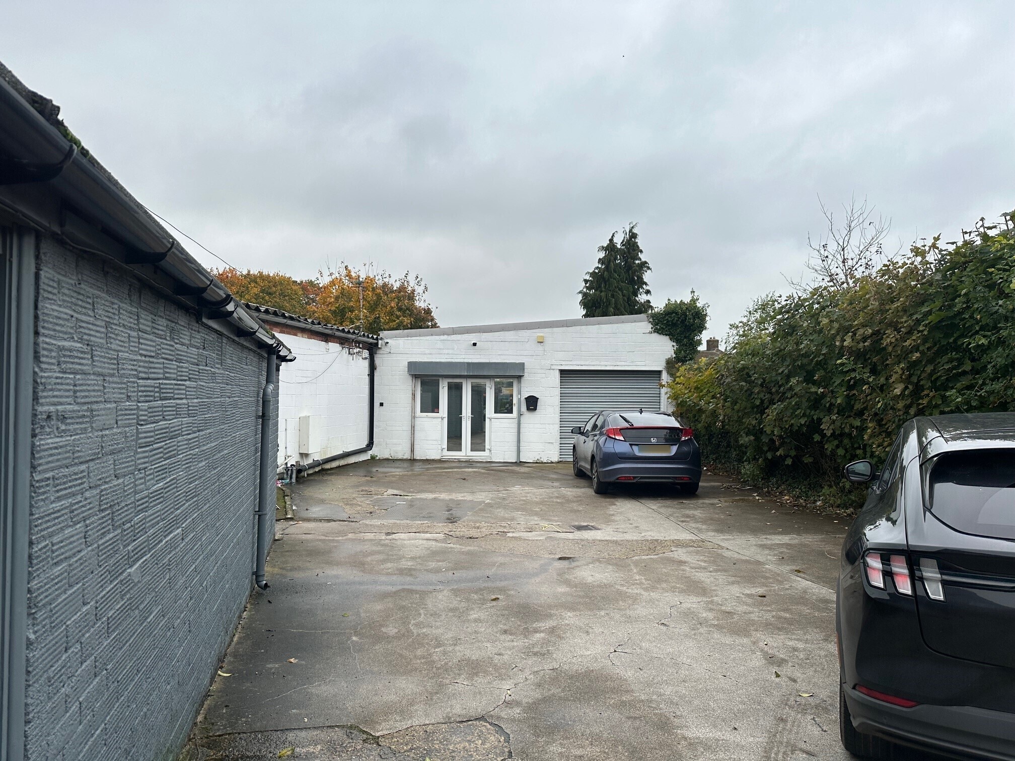 Old Crossroads Dairy, Holmer Green Road, Hazlemere for lease Primary Photo- Image 1 of 7