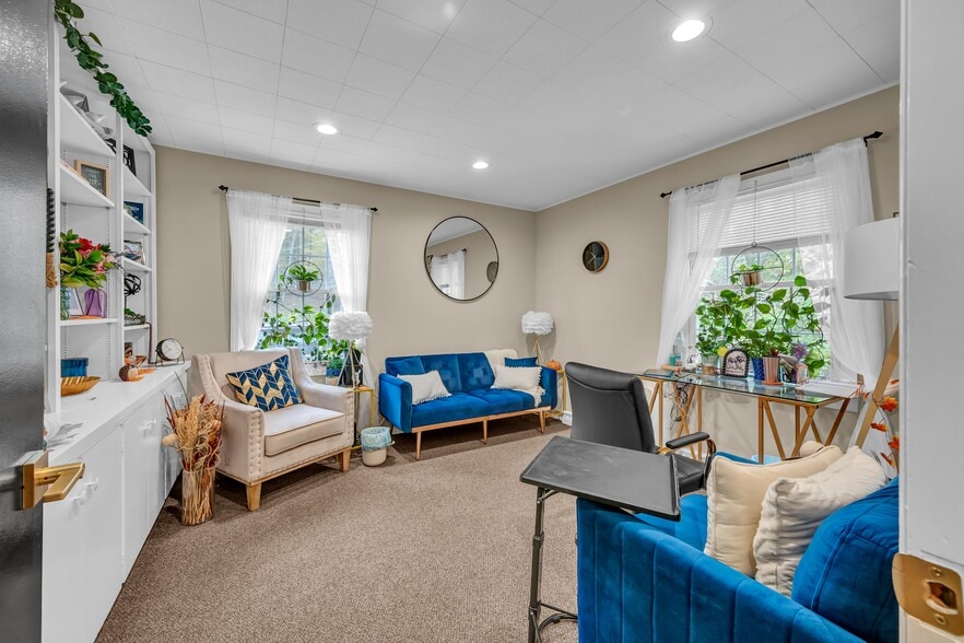 172 Mount Pleasant Rd, Newtown, CT à louer - Photo du bâtiment - Image 3 de 50